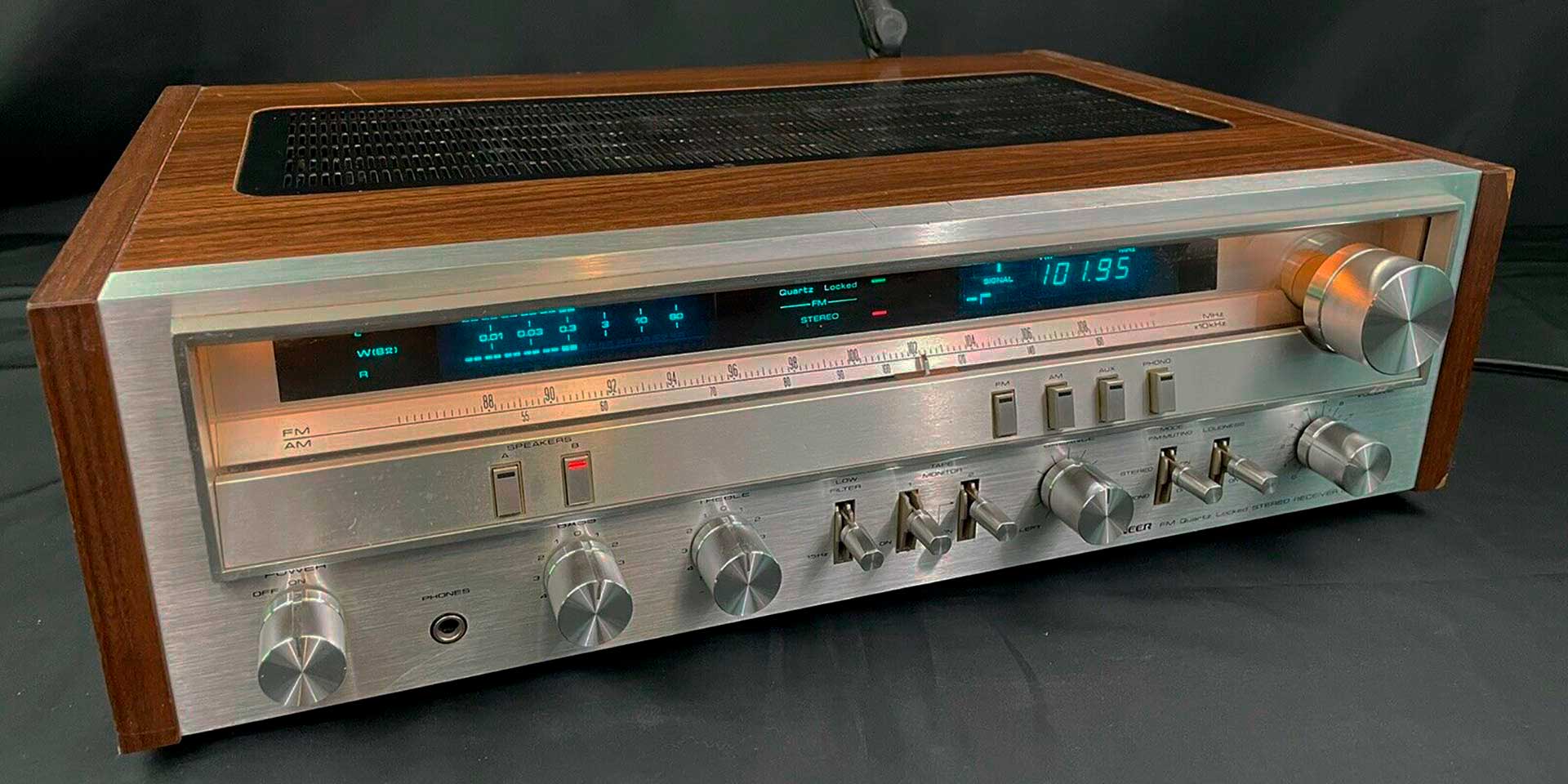 easy-ideas-of-what-to-do-with-old-av-receivers